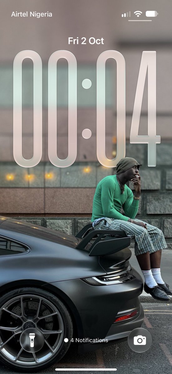 karoblaqx's tweet photo. let’s see your wallpaper ? https://t.co/A4oPDIG2Om