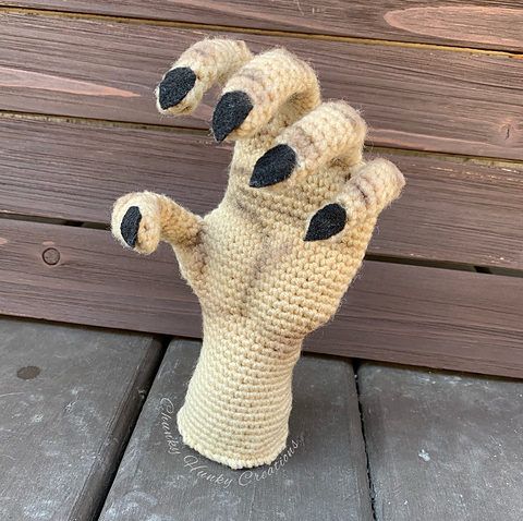 knithacker's tweet photo. Crochet a Haunted Hand For Halloween ... It's Super Creepy and Awesome! 👉 https://t.co/EsqZVVLqgc - designed by Steph Greenfield #crochet #halloween #spookyseason 🖤🎃 https://t.co/DUZtDVCfRL