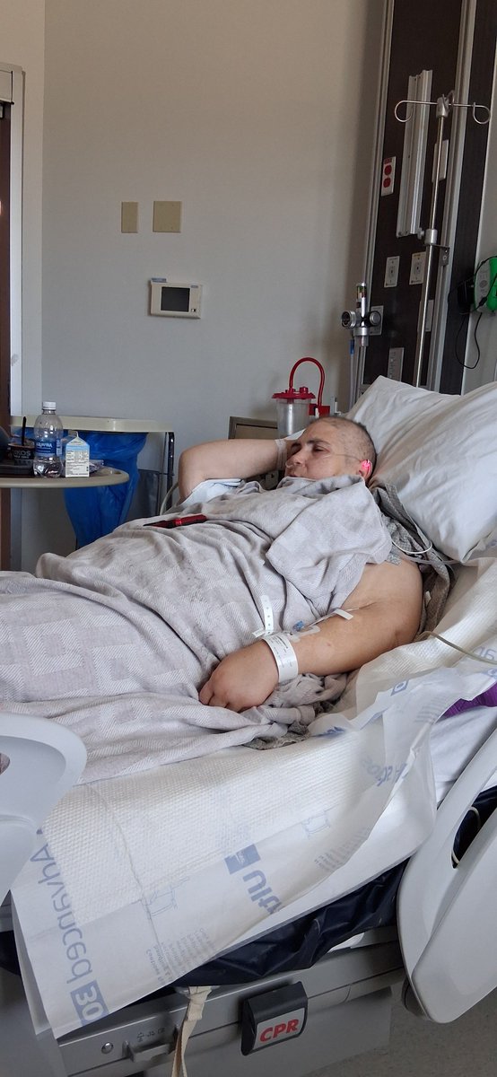TheNewWorl73224's tweet photo. My wife is in the hospital.She has congested heart failure.and Kidney failure black spots on her lungs. I'm asking everybody to pray for her. https://t.co/E4pgujSbZS