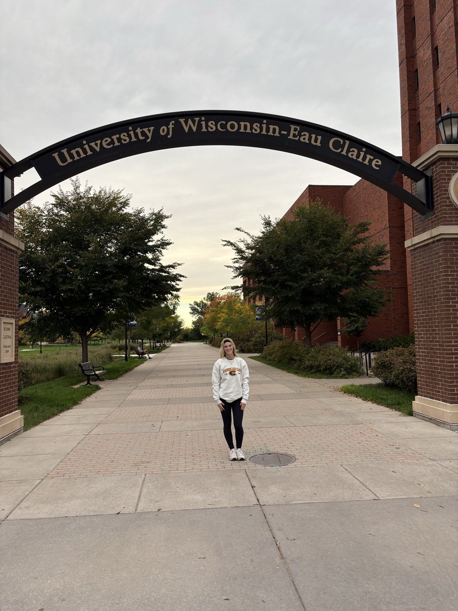 YaYaJohnson28's tweet photo. Thank you so much @UWECSoftball for the fantastic visit. I appreciate the invite @BlugoldCoachH and @place_abbey72. As always I enjoyed spending the day on campus and watching practice. Loved being able to hang out with the girls once again. 
@SilverHawkSball @CoachSelena20 @CoachSam322 @Coach_McNulty @CoachThijs