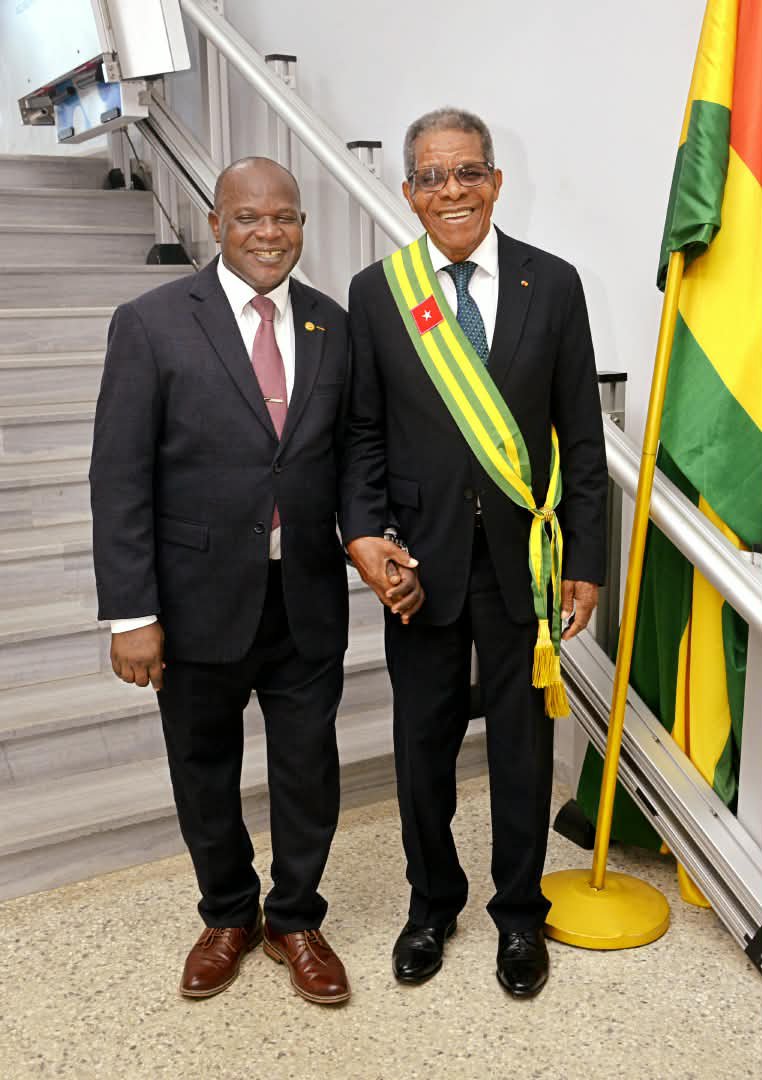 LegalistMagnani's tweet photo. L’Honorable DZREKE Ayao, Vice-président de l’Assemblée nationale togolaise, a assisté ce 1er octobre 2026 à l’ouverture de la 2ᵉ session ordinaire du Sénat au Palais des Congrès de Lomé.

Priorité : examen et vote de la loi de finances, exercice 2027.
#Togo #Senat #Budget2027 https://t.co/Yf4svVBKnG
