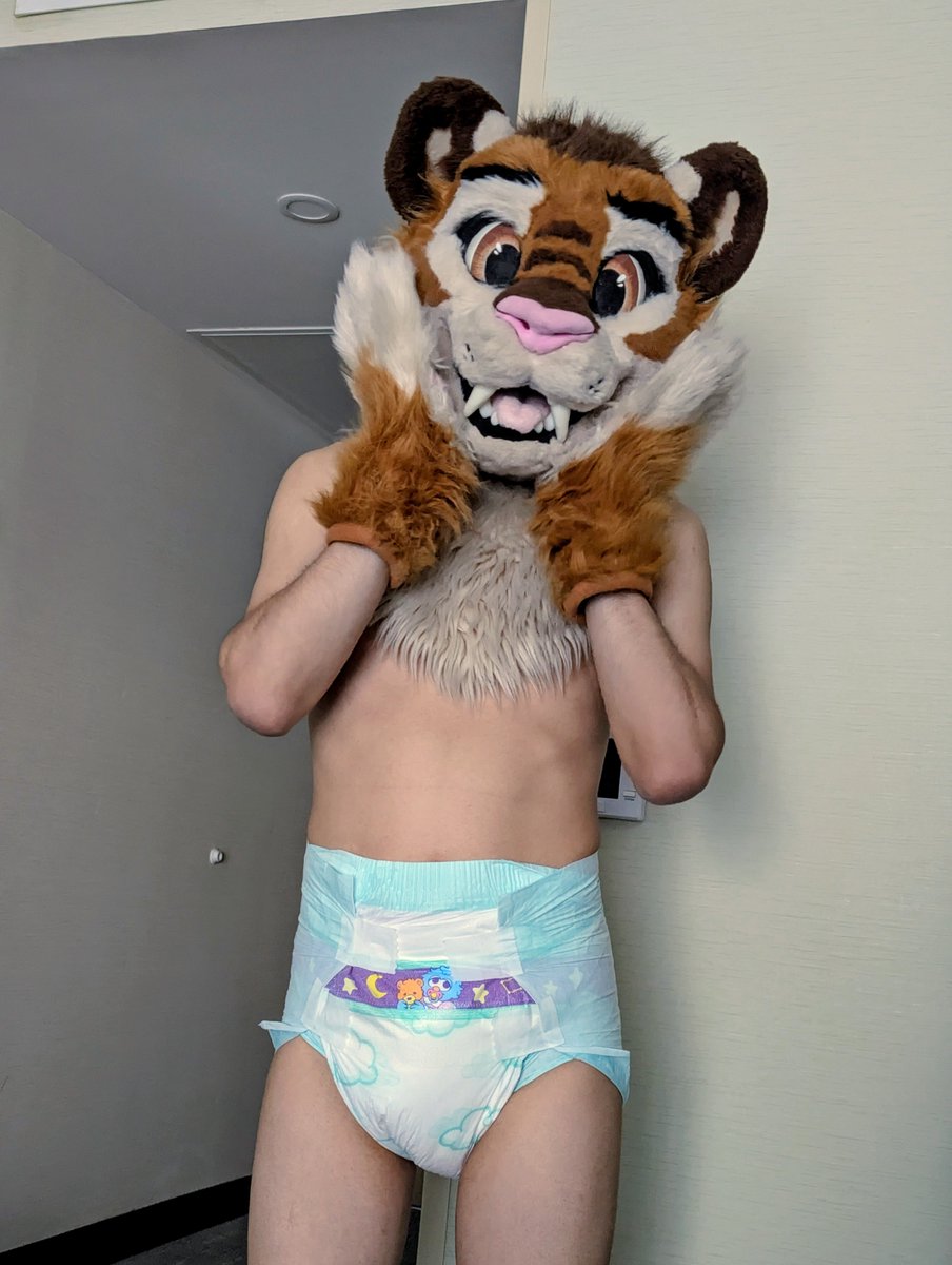 FangToothTiger's tweet photo. It's hot out here omggg

When is it jammy weather 😭 https://t.co/AMa8nPDWPs