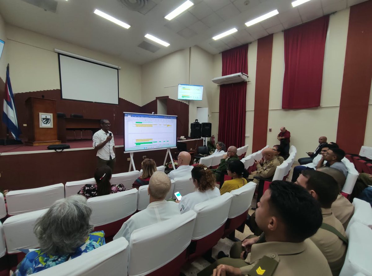 TaniaMCruzHdez's tweet photo. Como parte del proyecto Por Una Salud Digital, el @MINSAPCuba y el @MINCOMCuba  realizamos evaluación del avance➡Transformación Digital del 🏥 Ortopédico Fructuoso Rodríguez, que labora para convertirse proximamente en el 2do 🏥 sin papel del sistema de #Salud 🇨🇺

#CubaEsSalud https://t.co/eoLg7xqUoh