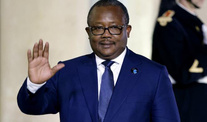 Noo_IDcard's tweet photo. 🇬🇼 GUINÉE-BISSAU : L’ARMÉE INTERDIT LE RETOUR D’EMBALÓ

Le Haut Commandement militaire annonce, dans un communiqué publié ce 1er octobre 2026, que les conditions de sécurité ne sont pas réunies pour permettre le retour de l’ancien président Umaro Sissoco Embaló.

Embaló avait annoncé son retour à Bissau le 4 octobre, dans la perspective de l’élection présidentielle prévue le 6 décembre. 

➡️ L’armée maintient également l’interdiction des manifestations et rassemblements à caractère politique pendant la transition. 

Source : Haut Commandement militaire de Guinée-Bissau — Communiqué n°07/ACM/2026, 1er octobre 2026.