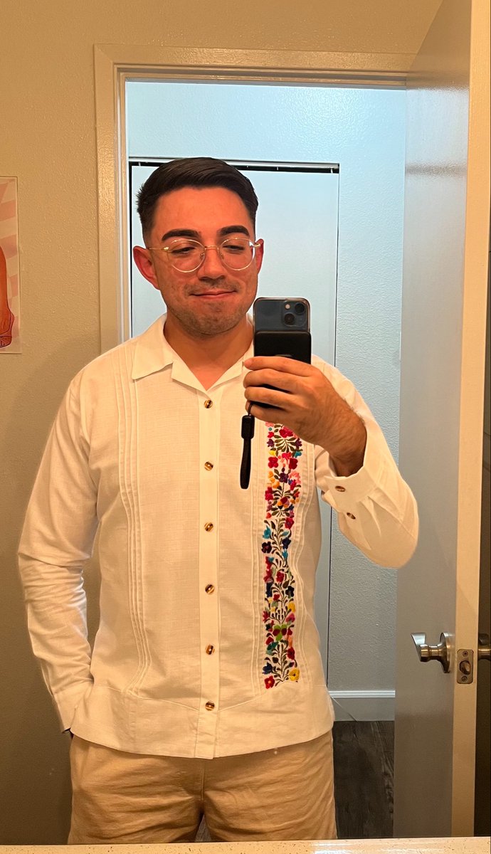 Juanickers's tweet photo. First time I get to say happy National Latino physician day as a doctor! 😄 https://t.co/T4y3sDRZQc