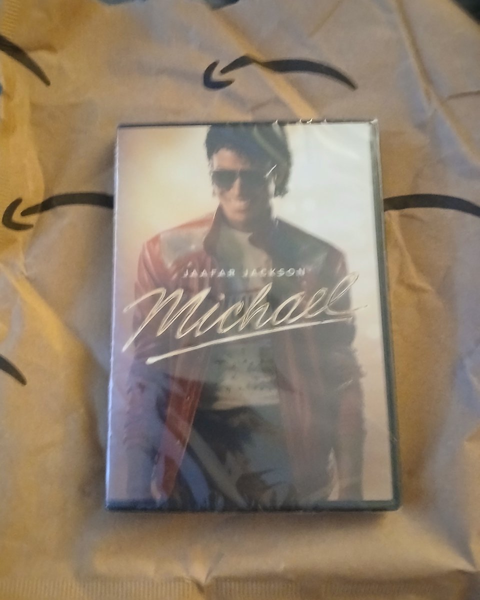 KeithPriceJr's tweet photo. My DVD copy of the #MichaelJackson biographical movie @michaelmovie came! I chose same-day delivery! I ordered it 8am and got it late in day! Fastest delivery I ever gotten!
#NewDVD #Michael #MichaelJacksonMovie #JaafarJackson #AmazonOrder #ILoveMovies https://t.co/0DaVSMuciS