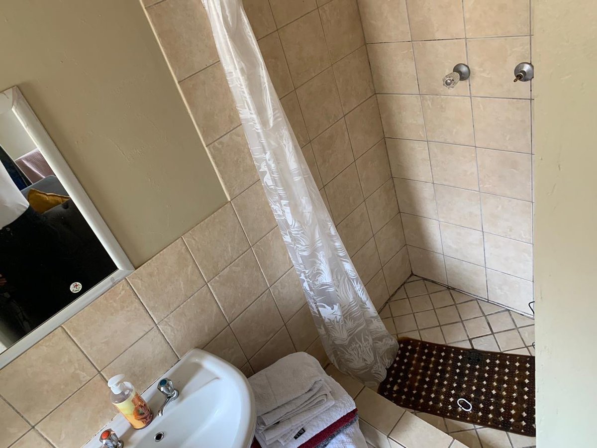 2lani47's tweet photo. 2 Bedroom Ground Floor Apartment – The Orchards 🏡
📍 Seldonne Security Estate, 2 bed, 2 bath comfortable and secure living in the heart of The Orchards, Pretoria North.
💰 Price: 600 000
*Holding FFC &amp; registered with PPRA*
📲 0813417410
📧Thulani@africanhomesproperties.co.za https://t.co/1CNbkdsRKy