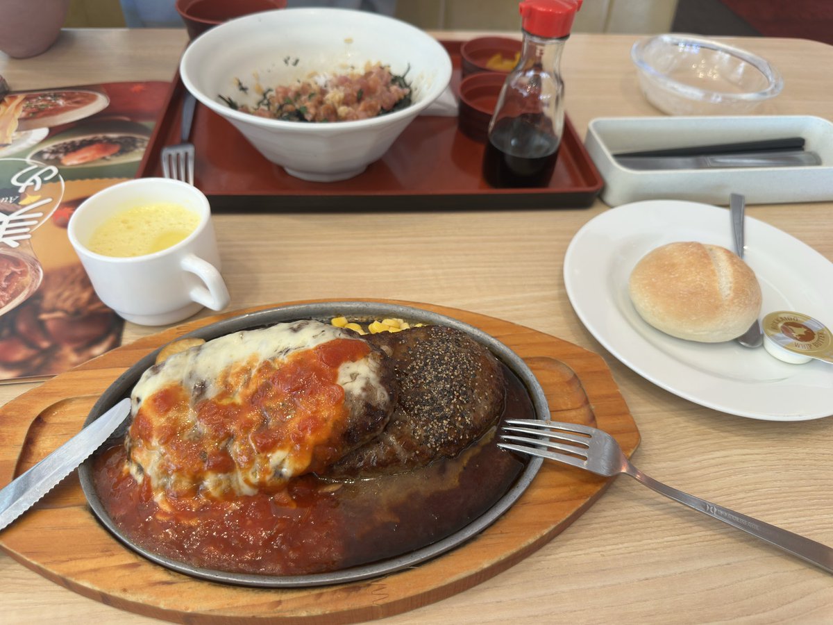 84Tvxq's tweet photo. 昨日は、仕事終わりに、遅めのご褒美ランチ🍽
久々だった！美味だった！ありがと！旦那サマ！🙏🏻✨ https://t.co/yUEA3XvEWb