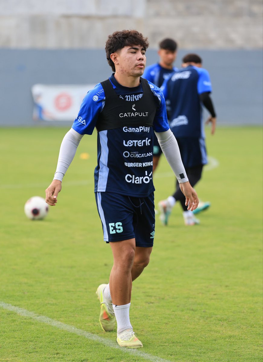 indeselsalvador's tweet photo. #Fútbol ⚽️ | La Selecta realizó su último entrenamiento previo al encuentro de mañana ante Jamaica, correspondiente a la tercera jornada de la Liga de Naciones de Concacaf. El partido se disputará a las 8:00 p. m. en el Estadio Cuscatlán.

#ConstruyendoElCamino https://t.co/k95F9xfB4d
