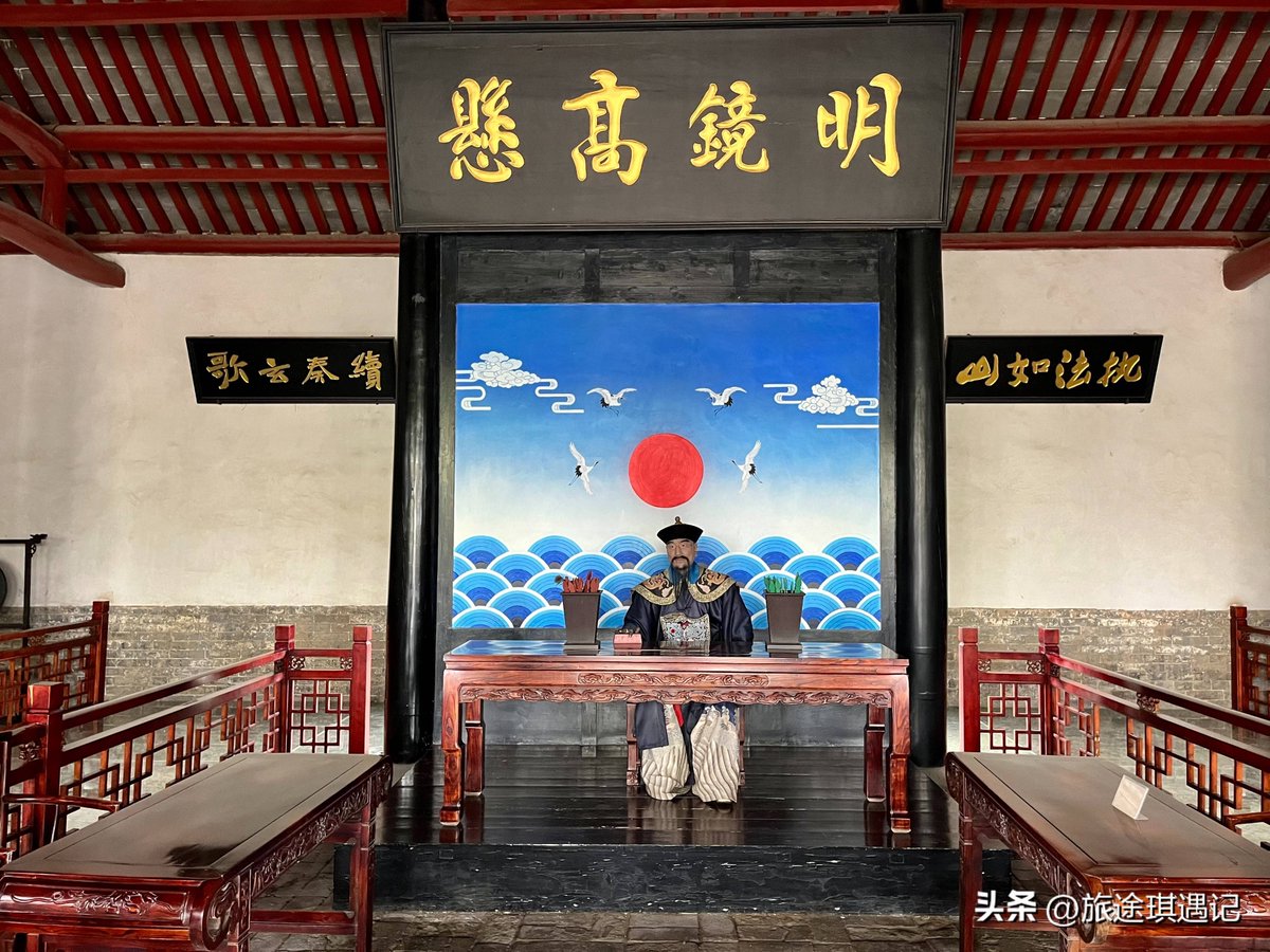 hanxp6565's tweet photo. I met a palace officer, a military judge, and a scribe with a stack of formal documents today, quite a formal scene! https://t.co/pEYOZaOfVj