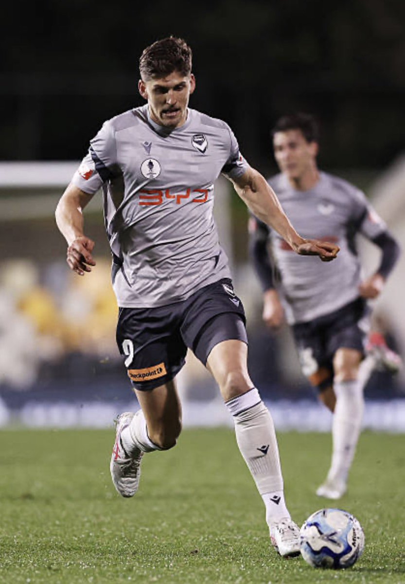 IvanStragan's tweet photo. @AustraliaCup @smfc will be in Royal blue, but which kit will @gomvfc be wearing in the final? The white, the silver or the fluro yellow? https://t.co/TfqXj3UzGK