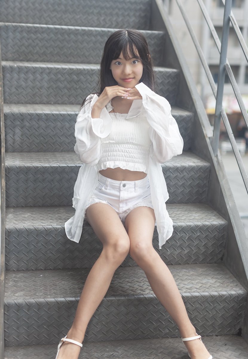 Yui_qutegirl_1's tweet photo. おはゆい😊
昨日休みだったからもう金曜日❣️早っ😆
勉強足りないけど明日英検💦
頑張るしかない🤣
でも日曜は2本ライブ楽しみ😍
1本目 秋葉原沸騰中サン
2本目 アイゲキサン だよ〜🥰
今日は19:20~配信するね💕
☀️さんいないけど💦平日最後頑張ろうね~💖
#LexarioR #かわYui #アイドル #モニベル https://t.co/T51te5KJHM