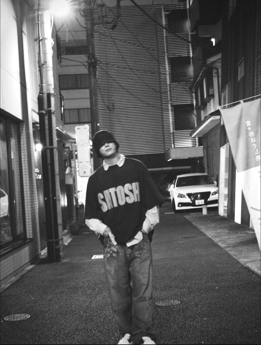 7btsfilmout's tweet photo. Jungkook [ig 01.10.2026]
🐰: Why do the photos from Leica come out so good? 📷

I like these black and white photos by photographer Jungkook. Picked up his passion again💜

#JEONJUNGKOOK #전정국 #Jungkook #정국 #BTSJungkook #GCF #BTSonInstagram #BTS #방탄소년단 #아포방포 #아미 https://t.co/qqzRPMT3sH