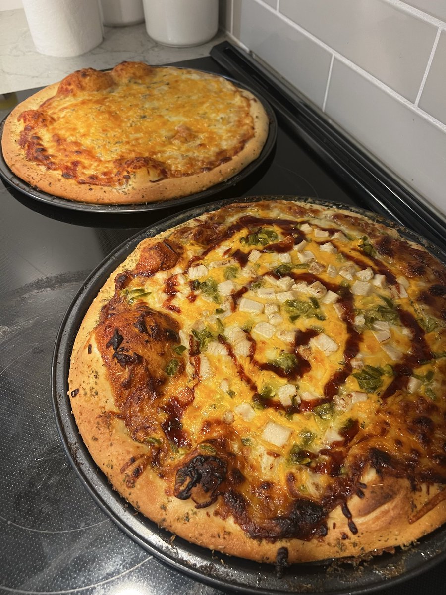 Gingerdan4105's tweet photo. @lanatheone2 Homemade pizza? https://t.co/gbY8eBAflv