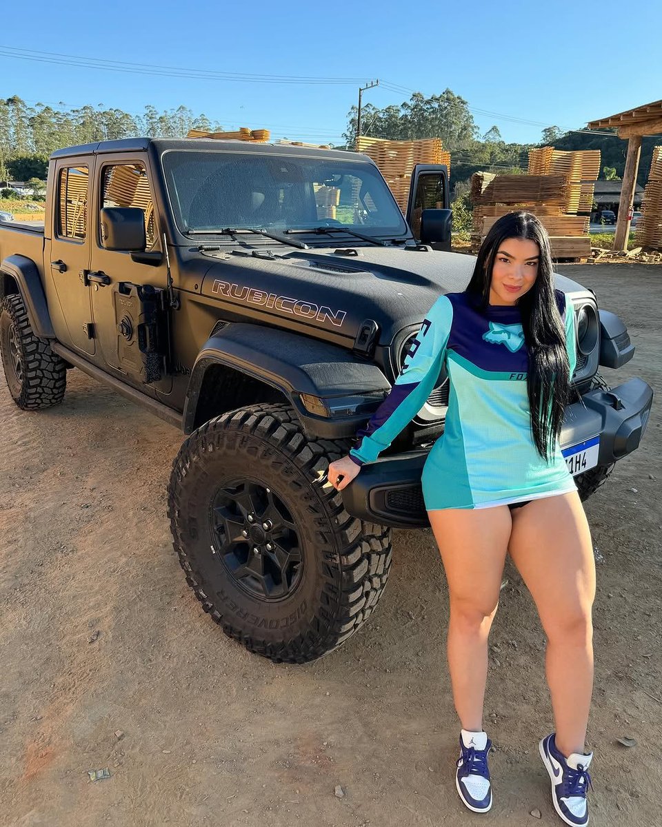 lykan_hypers's tweet photo. - Mujer con Onlyfans:
* se compra el carro del año.

- Hombre con Onlyfans:
* le compra Nevera y lavadora a la mamá.

No somos iguales, mugrosas. https://t.co/ldAhx6fyei