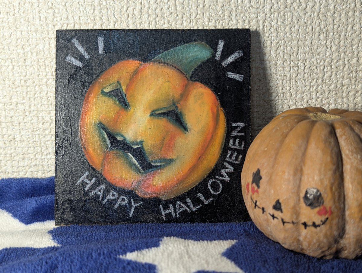 ArtHalu's tweet photo. おはようございます。
もうすぐハロウィンですね！

今回はこんなの描いてみました！

Kei Little Artというはるあーと作品を販売するお店を立ち上げました。

お店のレジ横などにちょこんと飾れる10cm角のアートを販売しております。

SHOPはリンク先から↓
https://t.co/8coUfe6X9g

#ハロウィン https://t.co/MycGbkawIu