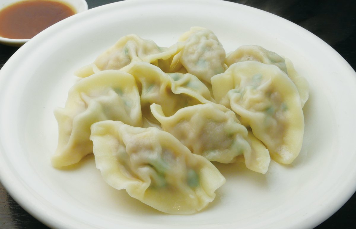 ChinaMinatoan's tweet photo. ＼餃子は主食🥟🥢／

中国では主食として食べられる餃子☝️✨
主に水餃子や蒸し餃子が日常的だそうです👀

＃中国食堂 では
水餃子も焼き餃子もご用意しております！

ぜひお待ちしております💁‍♀️

#横浜 #中華 #定食 #山下町 https://t.co/Zss5KzxBcL