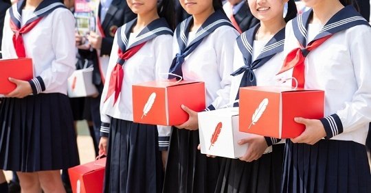 moeruasia01's tweet photo. 赤い羽根共同募金が全国一斉スタート　2026年で80回目
「子ども食堂や高齢者の見回り、災害ボランティアの立ち上げに使っています」

自粛しない事にびっくり
まず2.5億円の使途不明（うち着服疑い）を取り返してからでは

募金の着服って最低最悪の失態
こういう活動は信用失ったら厳しいと思う( ´-ω-)
