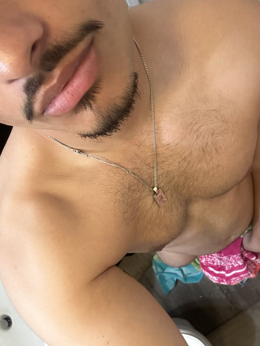 goodb0y__'s tweet photo. Restarting acc but not new to nsfwtwt
•24
•straight (unless ur a femboy)
•switchish
•hard/soft kinks 
♡ to be moots <3
#nsfwtwt #nsfw #nsfwacc https://t.co/OpUpzkDouG