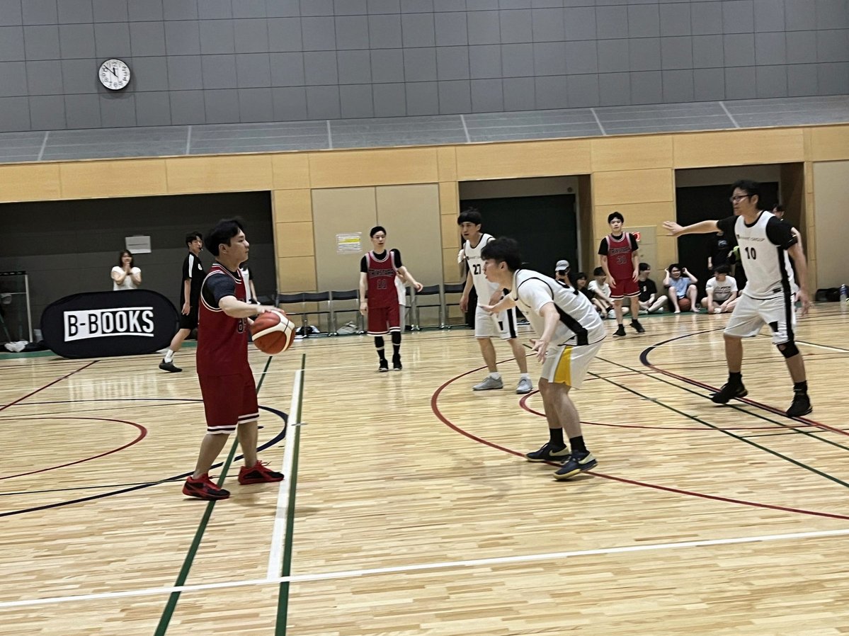 junky182's tweet photo. お昼休み買い出しチャレンジに成功しましたが気圧とか諸々で疲労困憊してるのでもう駄目です
完全ハヤシメシをとりあえず胃に流し込もうね… https://t.co/fXUdrStMd9