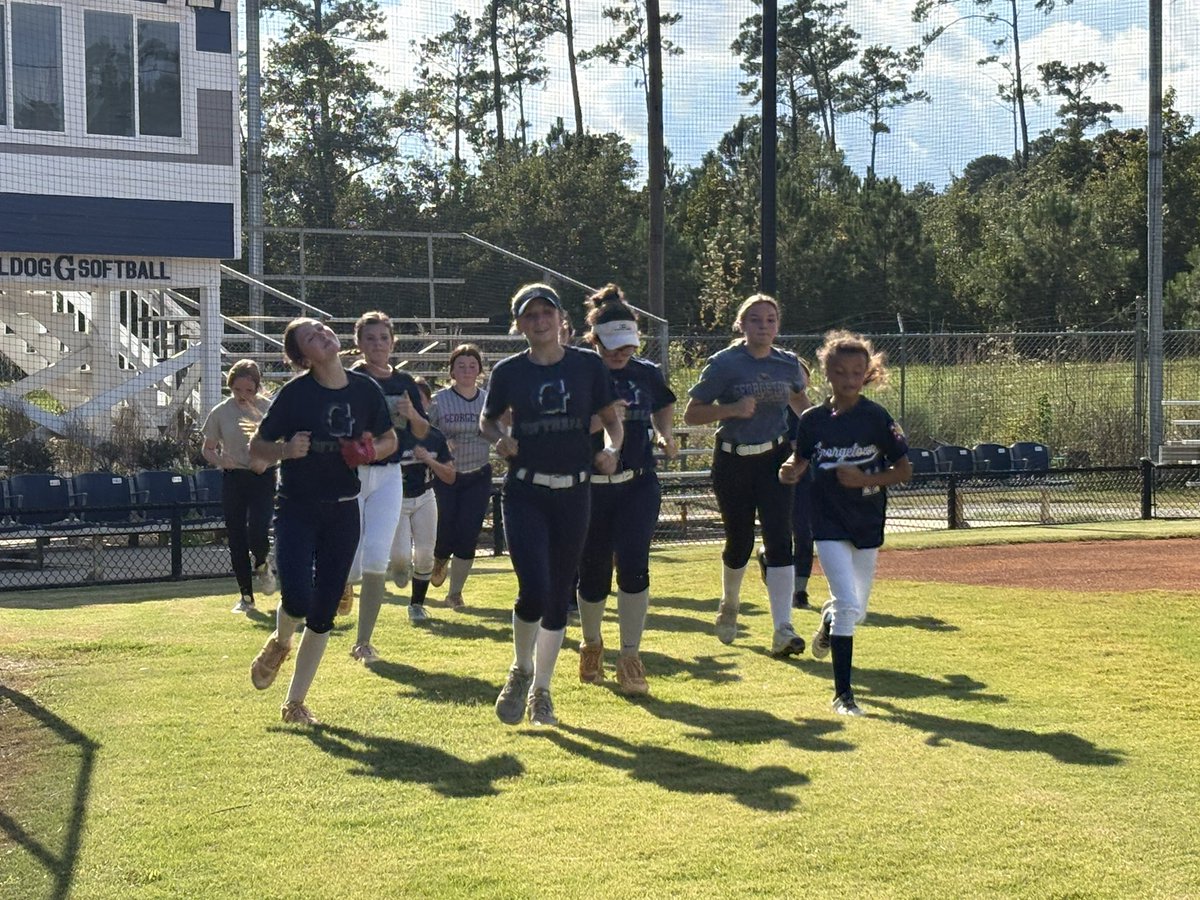 GHSbulldogSball's tweet photo. DAY 1 IN THE BOOKS.
The work has officially started.
Lots of reps. Lots of energy. Lots to build on. Today wasn’t about being perfect — it was about showing up, competing, learning, and getting 1% better.
Proud of the effort today, but we’re just getting started.
Day 1 ✅ https://t.co/pacoIVPTaT