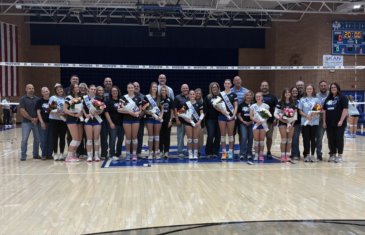 MidviewHS's tweet photo. What a crew! Congratulations to our senior volleyball players and their families as we celebrate Senior Night! https://t.co/6OdgpjNdh5