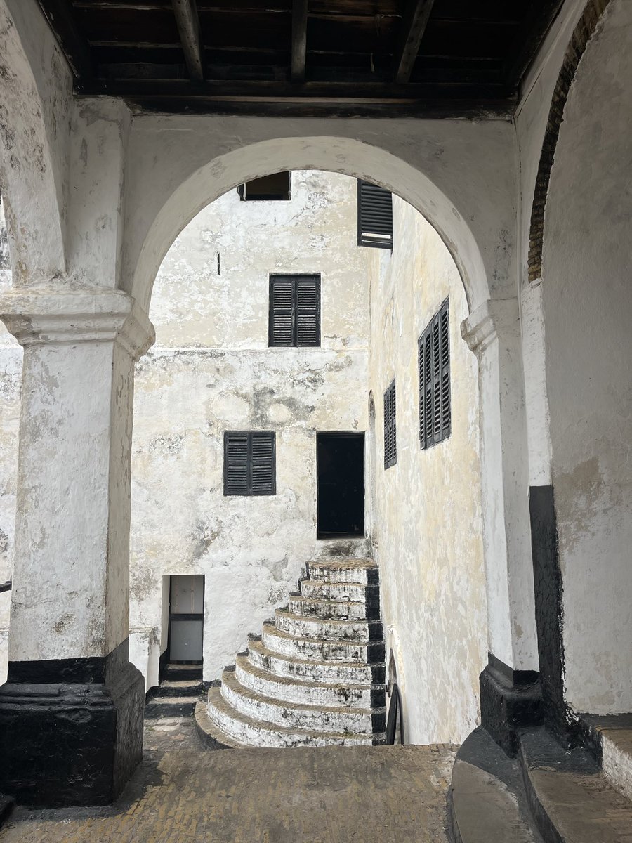 Santolla_29's tweet photo. @Justtdavid_ Elmina Castle, Ghana🇬🇭 https://t.co/RnYWMa0Kw4