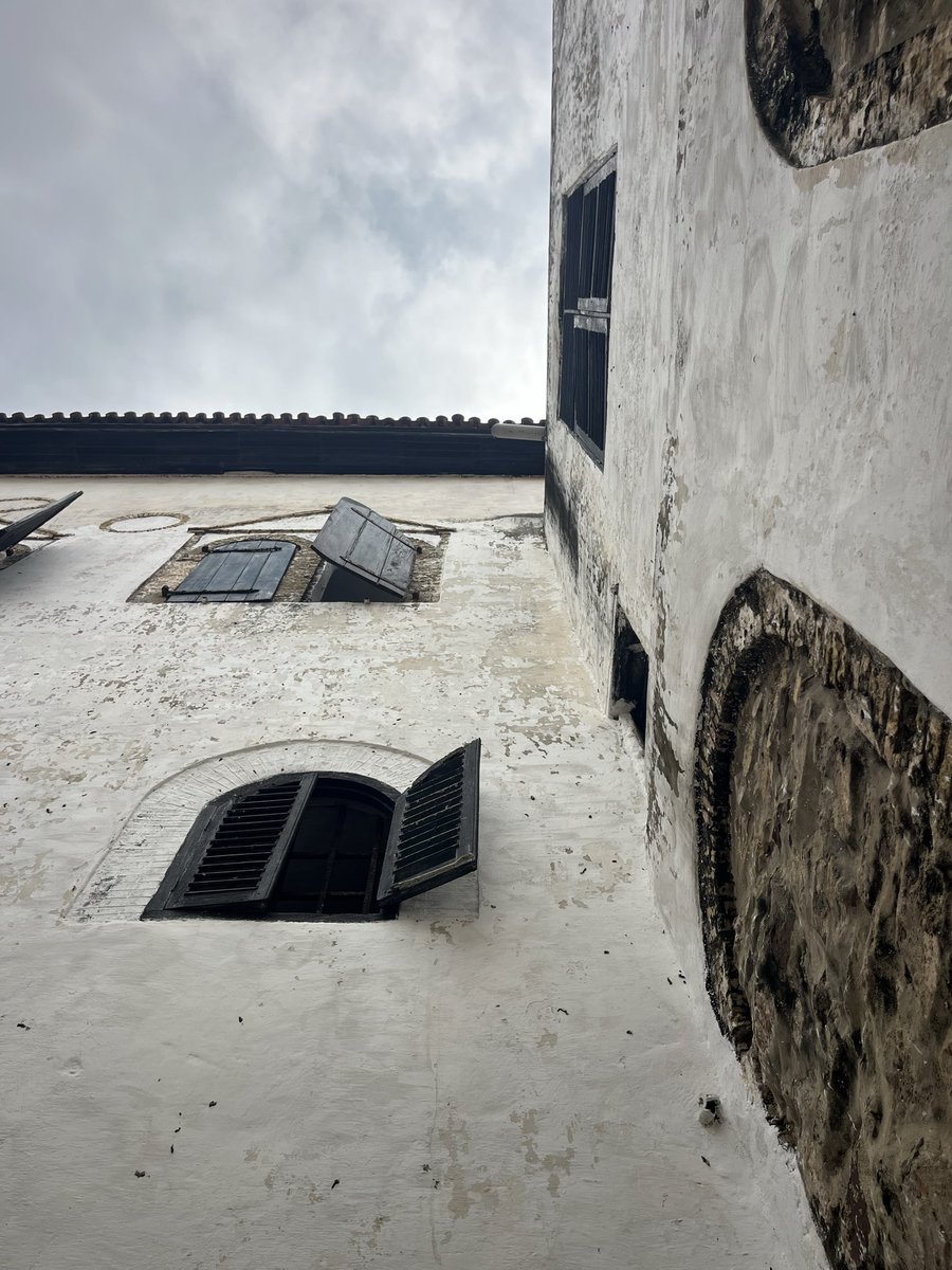 Santolla_29's tweet photo. @Justtdavid_ Elmina Castle, Ghana🇬🇭 https://t.co/RnYWMa0Kw4