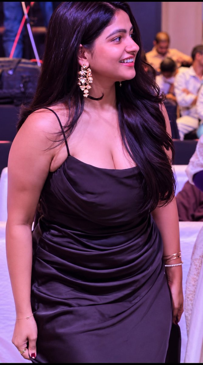 malliswari1718's tweet photo. TFI New Actress Nakshatra 🥵 https://t.co/vTEyQCRv62