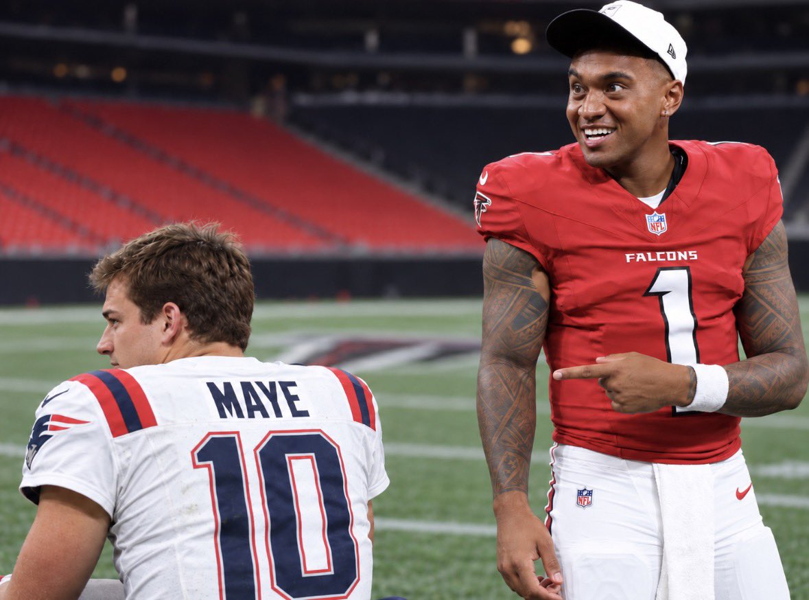 PolymarketBlitz's tweet photo. First 33 Career Games

Drake Maye                Tua Tagovailoa

- 630/910                      - 665/995
- 7,255 Pass Yards      - 7,326 Pass Yards
- 47 TDs                          - 48 TDs
- 24 INTs                         - 20 INTs
- 99.2 Passer Rating   - 96.2 Passer Rating https://t.co/ApxOzVP51x