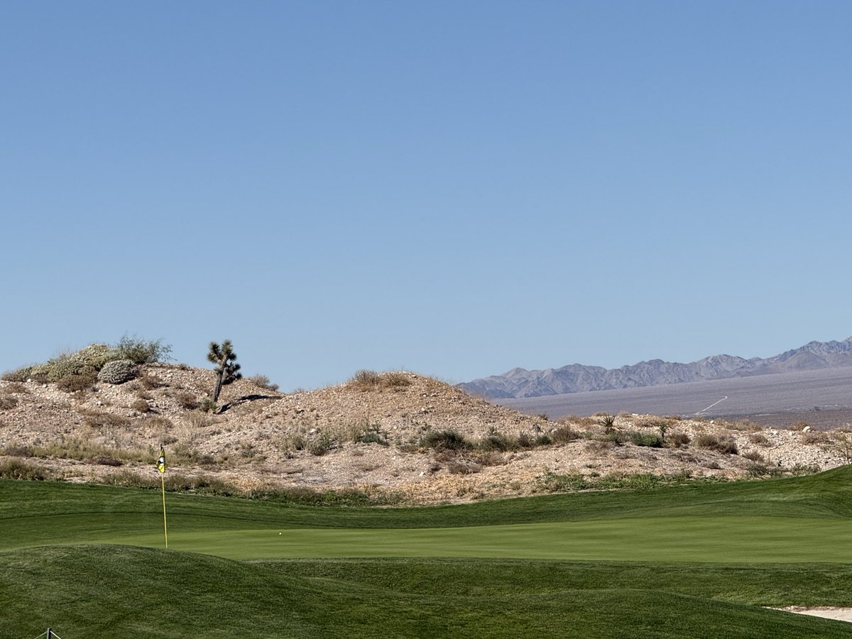 JoshMenschNFL's tweet photo. Paiute Golf Club has that #ItFactor https://t.co/aT4uUYBkbt