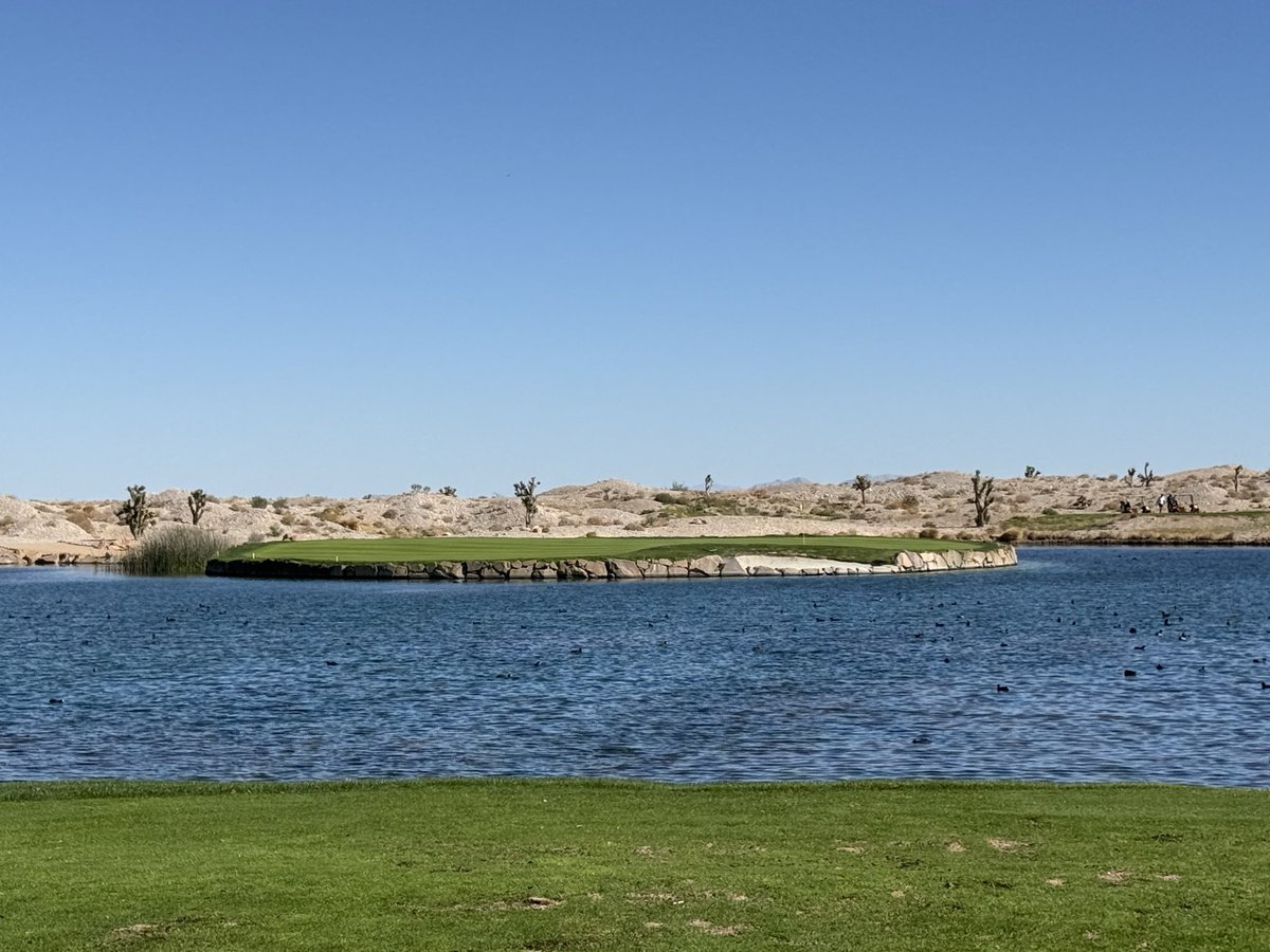 JoshMenschNFL's tweet photo. Paiute Golf Club has that #ItFactor https://t.co/aT4uUYBkbt
