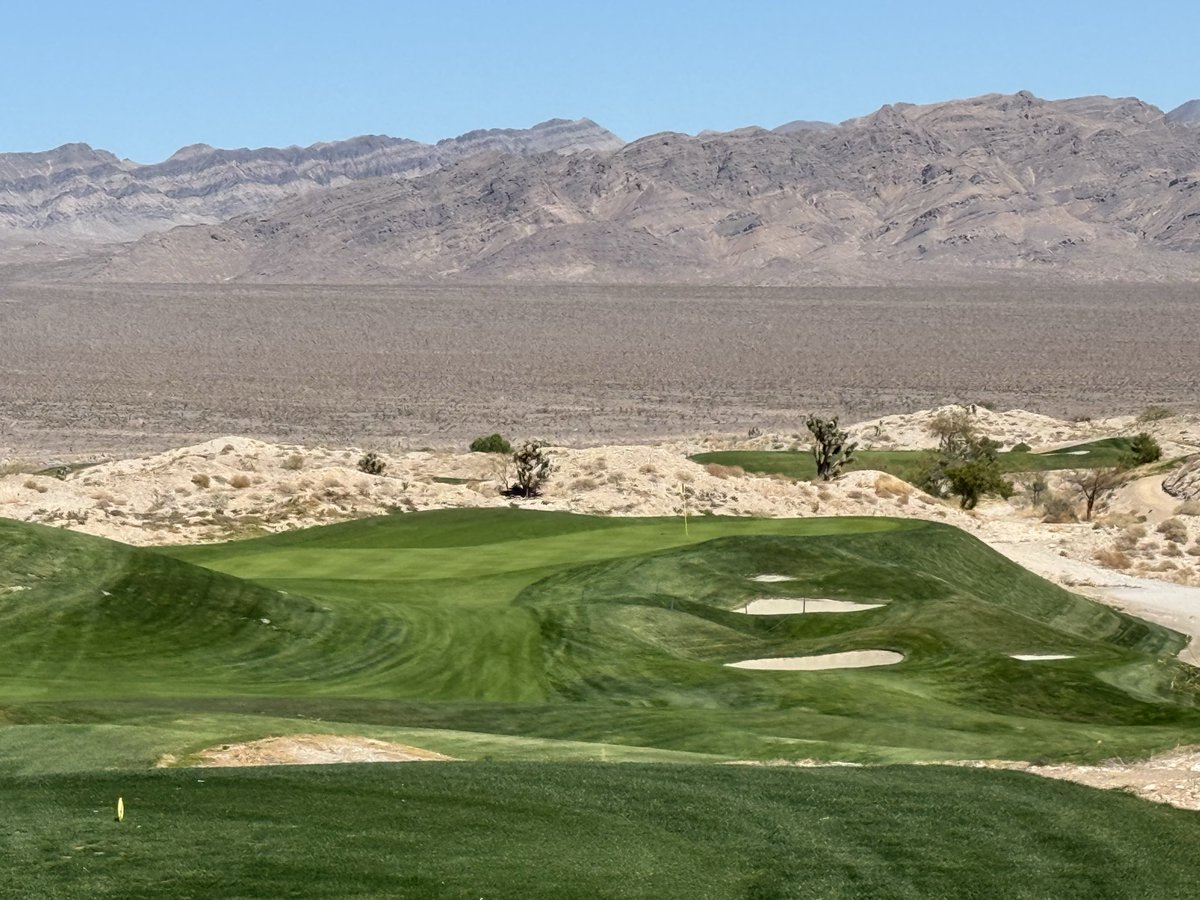 JoshMenschNFL's tweet photo. Paiute Golf Club has that #ItFactor https://t.co/aT4uUYBkbt