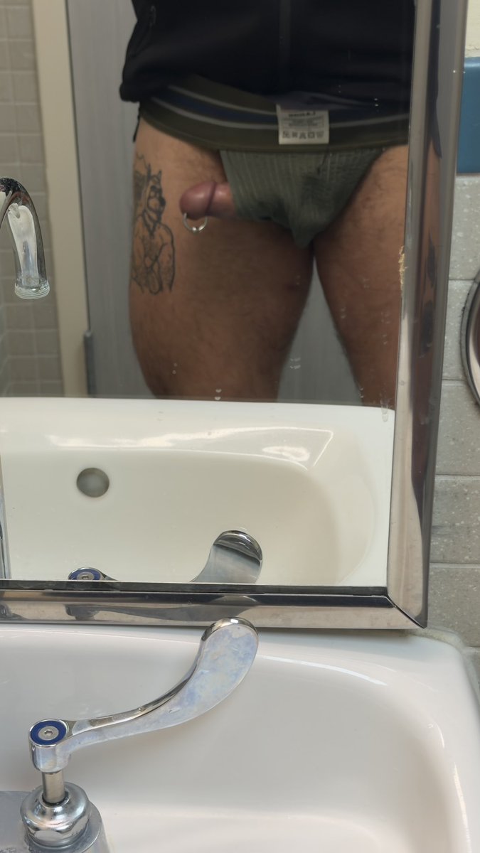 BetaPupHyperion's tweet photo. The little guy wanted to say hi. #Princealbert what do we think, @PiercedMuscle1? https://t.co/MwG8PhRLYb