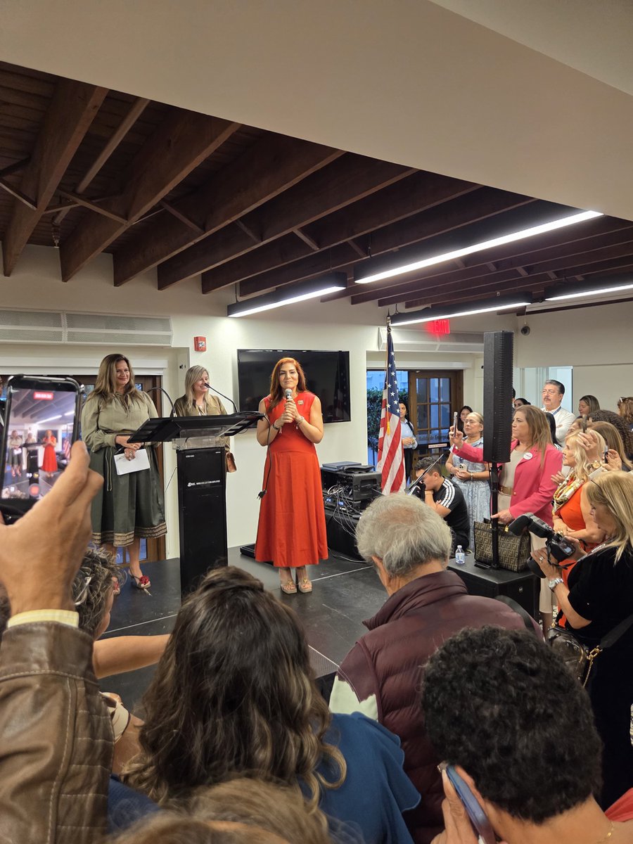 VoteMiamiDade's tweet photo. Leadership from the Supervisor of Elections Office was honored to attend a Hispanic Heritage Month celebration at the Colombian Consulate in Coral Gables alongside Colombian Consul General Designate Antonella Farah.🇺🇸🇨🇴
#OurCommunity #Colombia #Consul #ElectionsAroundTheWorld https://t.co/yL91WtqRfB