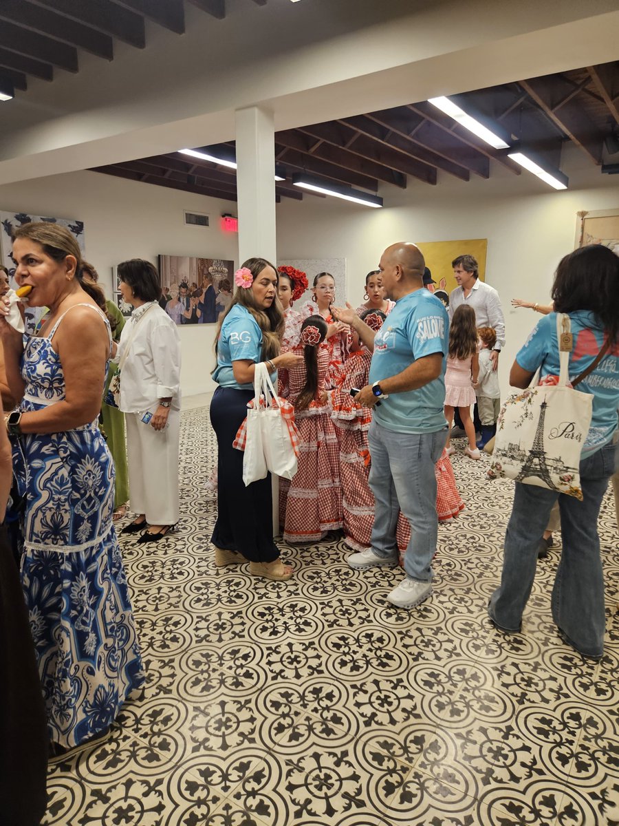 VoteMiamiDade's tweet photo. Leadership from the Supervisor of Elections Office was honored to attend a Hispanic Heritage Month celebration at the Colombian Consulate in Coral Gables alongside Colombian Consul General Designate Antonella Farah.🇺🇸🇨🇴
#OurCommunity #Colombia #Consul #ElectionsAroundTheWorld https://t.co/yL91WtqRfB