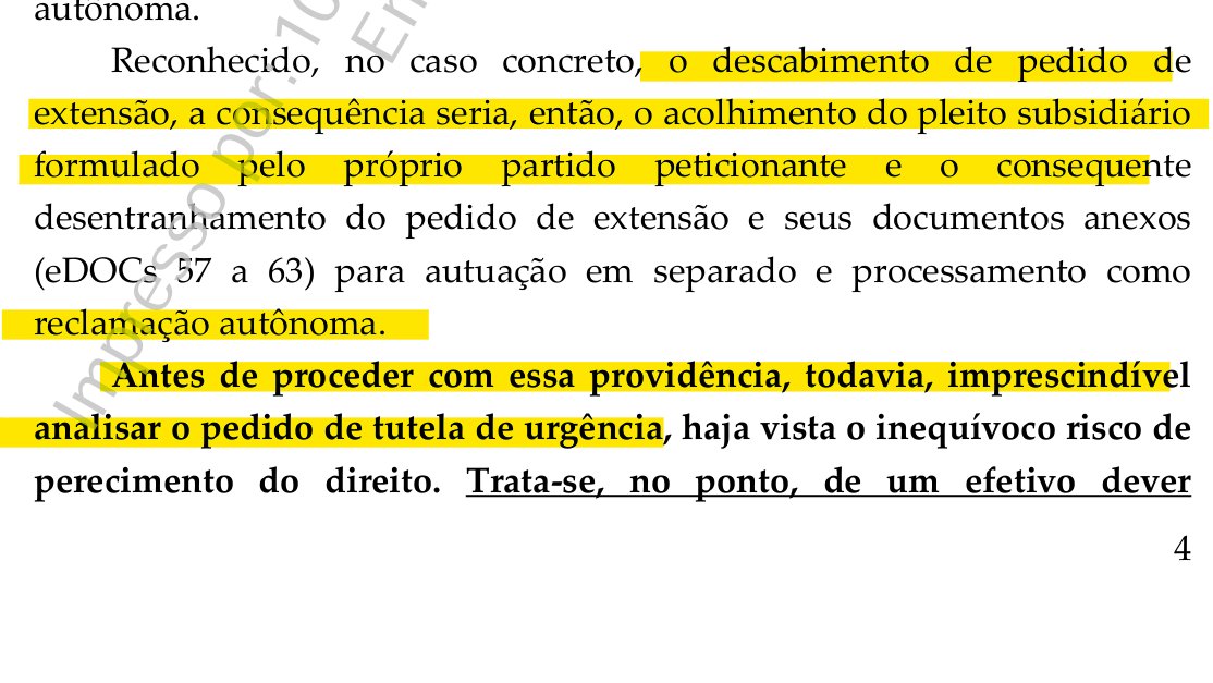 EnioViterbo's tweet photo. Minha gente...

O PRÓPRIO GILMAR RECONHECEU QUE A PETIÇÃO DO SOLIDARIEDADE ERA ILEGAL.

"Reconhecido, no caso concreto, o descabimento de pedido de extensão"

Mas ele diz que antes de tirar a petição da Reclamação Constitucional do Zeca Dirceu, é necessário "analisar o pedido de tutela de urgência".

Uma tutela pedida por uma pessoa sem legitimidade processual,
Uma tutela pedida pedida em nome de terceiro,
Uma tutela pedida em petição ilegal,
Uma tutela pedida em burla ao sistema de sorteio do STF.

A verdade é a seguinte:

Gilmar Mendes JÁ TINHA essa decisão e queria alguém para peticionar em um processo em que ele fosse relator.