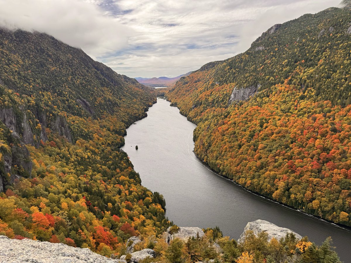TommyHornWX1's tweet photo. A sea of red in the Adirondacks! The most vibrant foliage I have ever seen! Peak is here above 2000’ 🍁🍂 https://t.co/8eeffD67BV