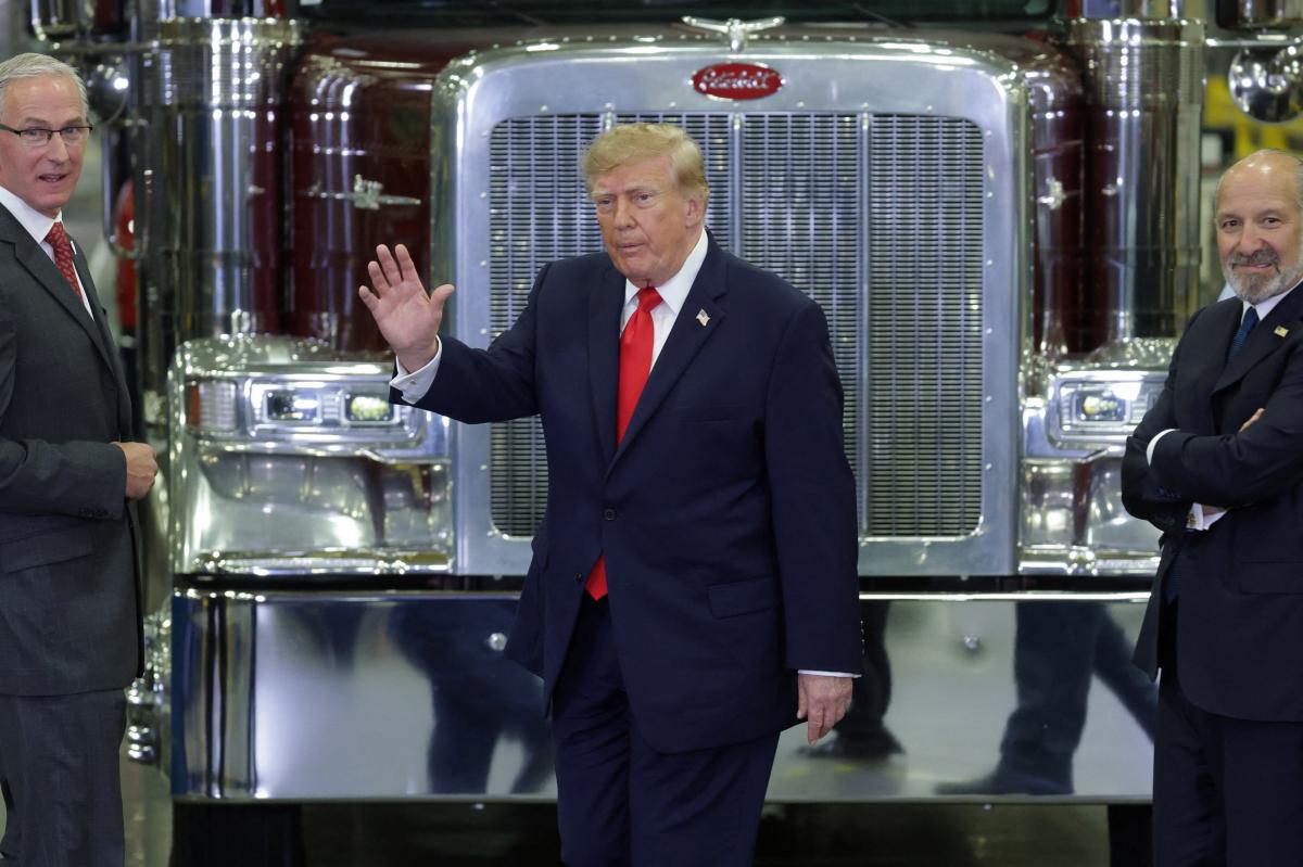 nypost's tweet photo. Trump trucks to Texas to tout 'pain in the a-' Ken Paxton, economic wins https://t.co/grIaWmxsOS https://t.co/96pu5vViFh