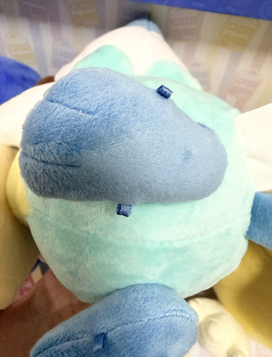 6enu8i's tweet photo. @ranpaku_jyu ミジュトリオ カチューシャお互いGETできますように🥹🤍

箱が二重構造になってて、なんとか裏からとれた！🤣
足はこんな感じになってて、リボンは外せなさそう🧐💭 https://t.co/tflUyQjo4M
