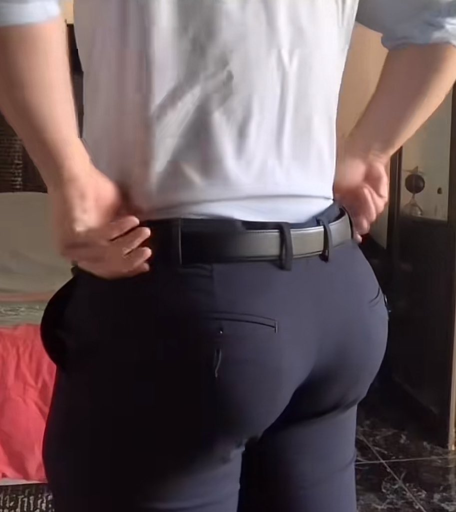 Booty_God99's tweet photo. Tomorrow is my birthday btw. Someone should send me an early gift. https://t.co/m0LkstkUg4