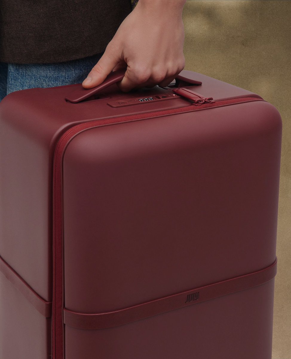 July's tweet photo. Your favourite case, in your favourite colour. Meet Capsule in Plum. https://t.co/jDMwb5psIb