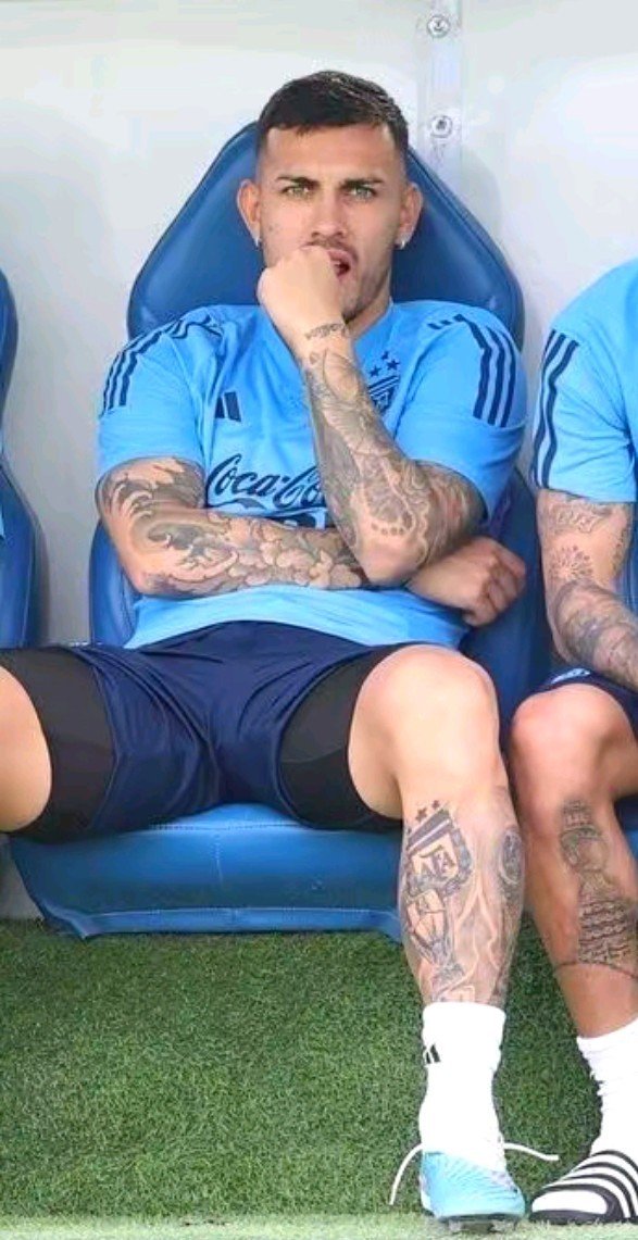 locutorr0's tweet photo. A bue, Leandro Paredes ✨ https://t.co/BE1QuBZ5ds