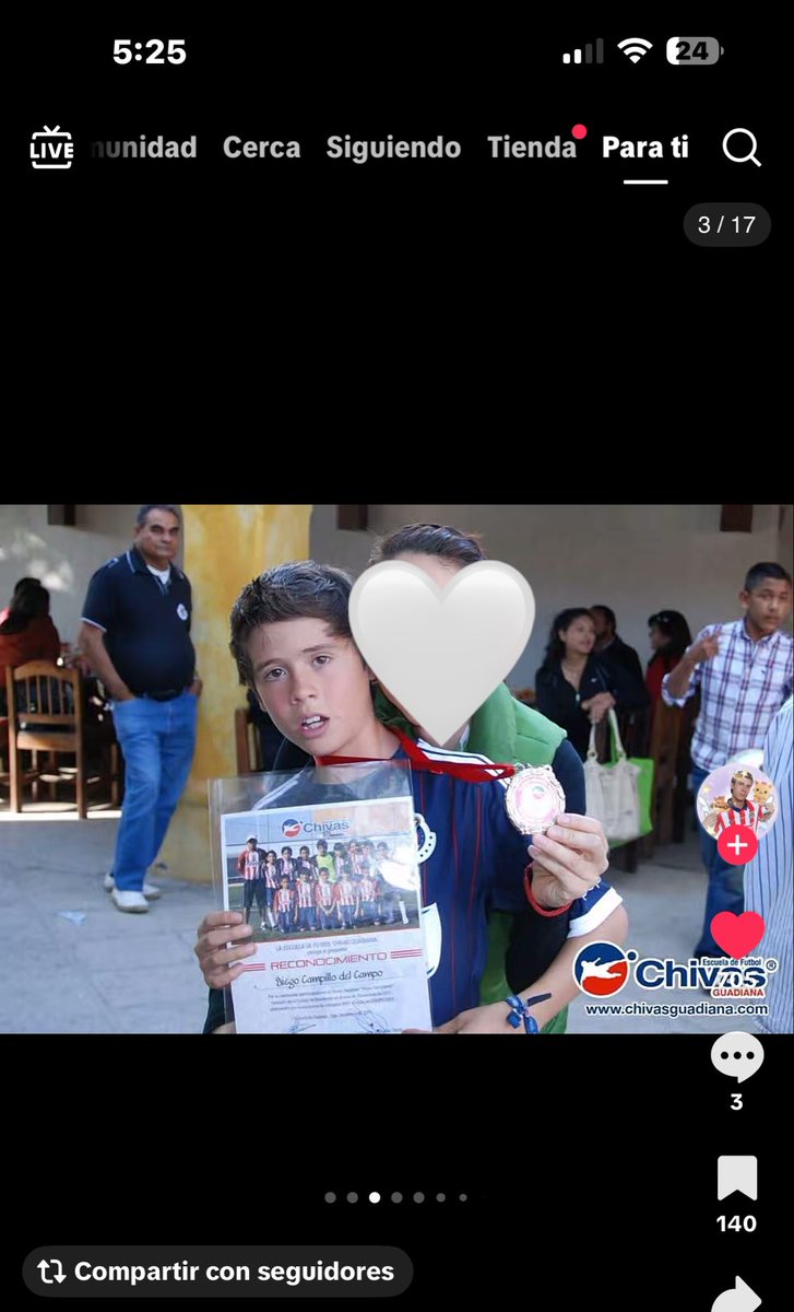 hormigaqh's tweet photo. no quiero ser una naca y estúpida pero no creo q a  campillo le encante la idea de q suban sus fotos de cuando era un niño y exponiendo a su familia aun así su perfil sea público🗣️ https://t.co/MJmJaheiQF