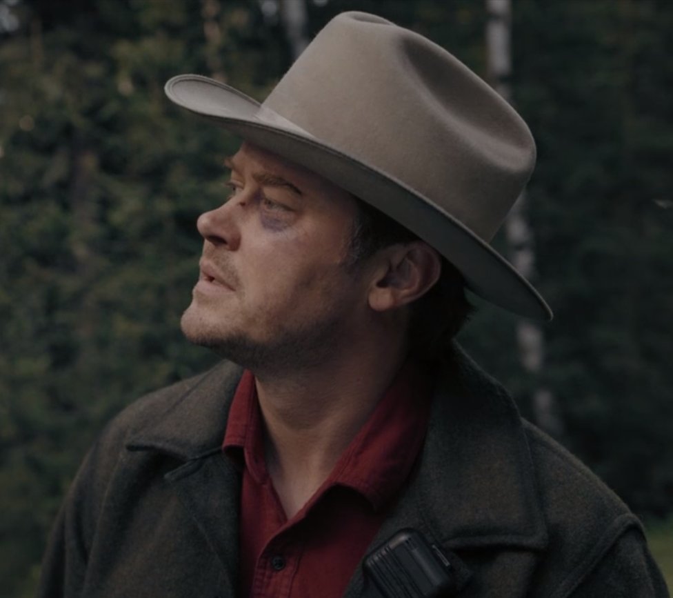 GordoPickett's tweet photo. 🤎💚 Happy Monday, Tuesday, Wednesday, &amp; Thursday! 💚🤎

Here's Michael Dorman as Joe Pickett in episode 2.4 of the series Joe Pickett (2021-2023). 🤠🐻🐎

#MichaelDorman #JoePickett #JoePickettseries #cjbox https://t.co/0wwjPdv7Ya