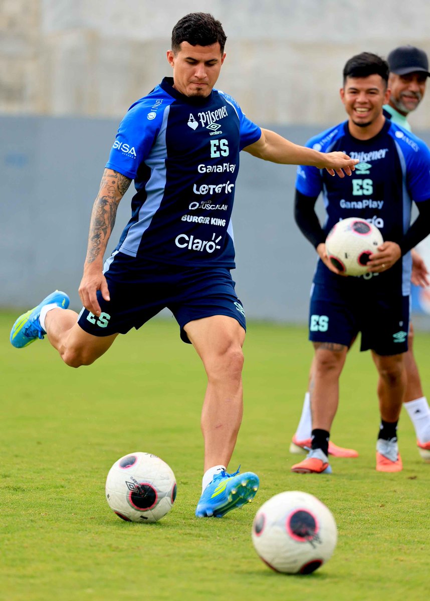 LaSelecta_SLV's tweet photo. 🇸🇻 Así vivimos el último entrenamiento previo a nuestro partido ante Jamaica.

📸 Mirá la galería completa en nuestro Instagram: https://t.co/6BvQlqWL8p

🇸🇻 El Salvador 🆚 🇯🇲 Jamaica
🕗 8:00 p. m.
🏟️ Estadio Cuscatlán
📺 FOX y Canal 4
#LaSelecta | #ElSalvador | #NationsLeague https://t.co/6leoWmXUWA