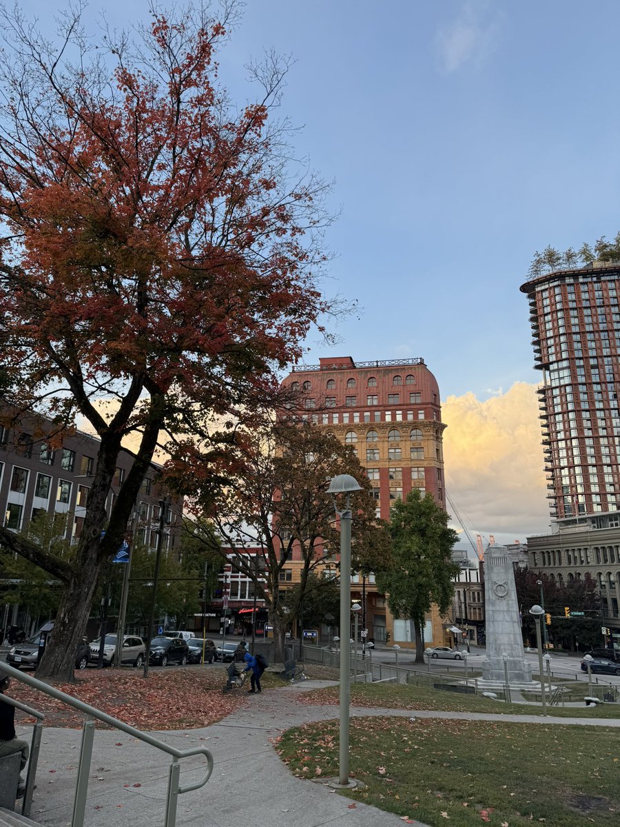 lisa3dcg's tweet photo. TeamoveのバンクーバーVFX体験会に参加してきた！
同じ参加者の方や現地のアーティストの方々からいっぱ��刺激を受けました🔥
学校見学やスタジオ見学に、交流会など盛りだくさんで毎日が充実していたなぁ…
自分の悩んでいたことや疑問に思っていたことを色んな方に相談できて良かった。
頑張るぞー😤 https://t.co/3v1ZGRqFmI