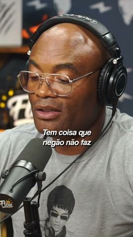 vectormarlon's tweet photo. A regra anderson silva  é implacável https://t.co/mbWxw3kc67