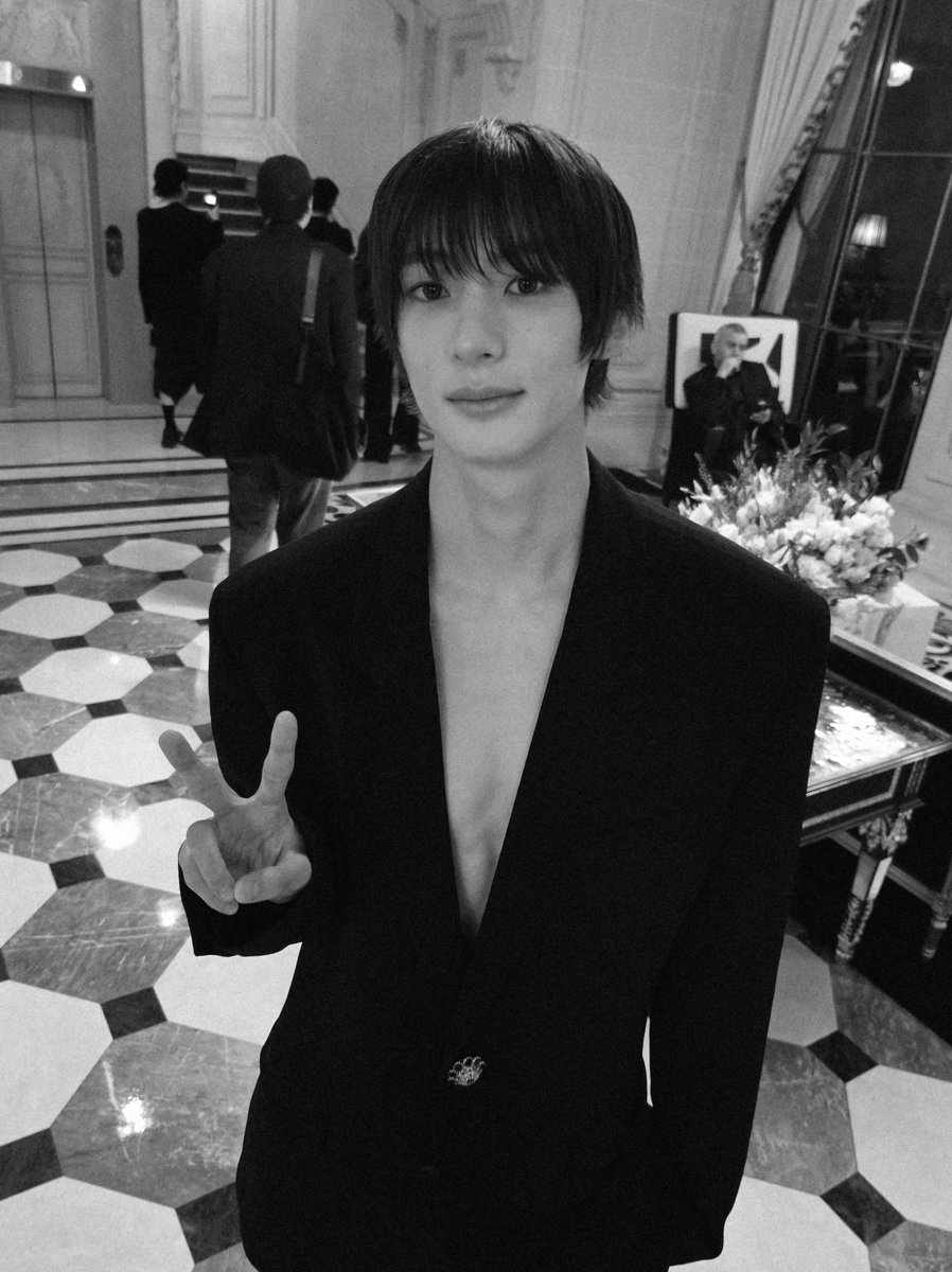 tutustyyyy's tweet photo. ส่งให้แม่                    ส่งให้เธอ https://t.co/v7DDoj1ulq
