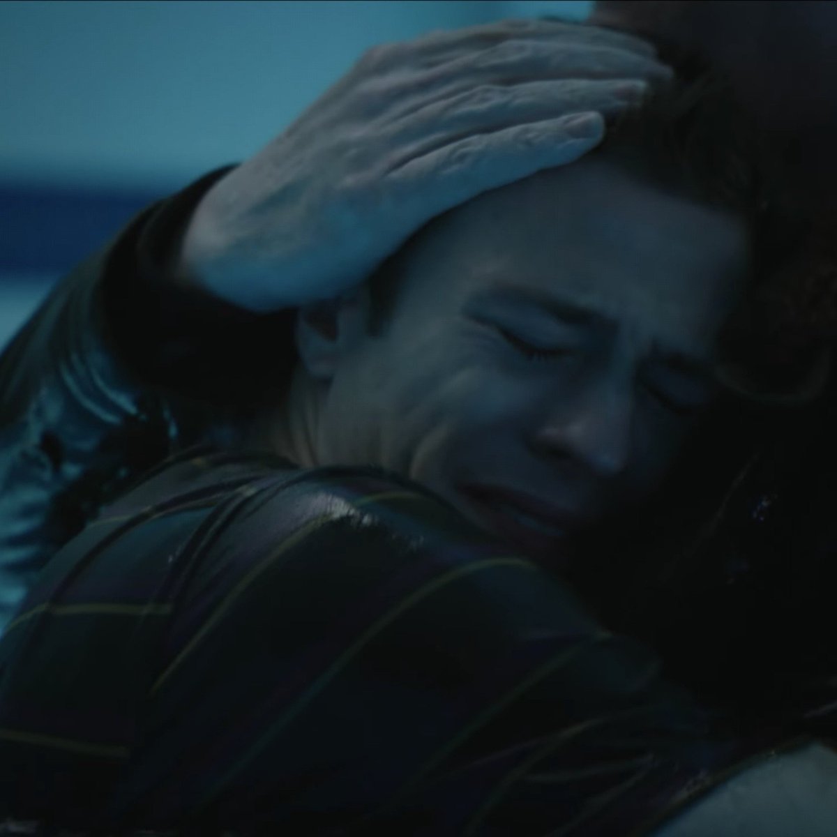 wovsny's tweet photo. His hand on his head...😭😭😭

just kill me please https://t.co/ZmeVKoWZqp